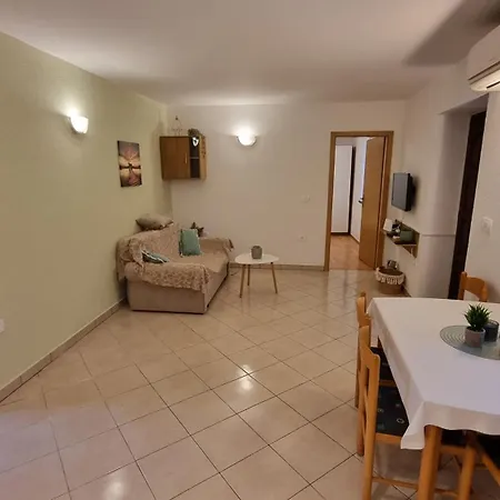 Apartma Felice *
